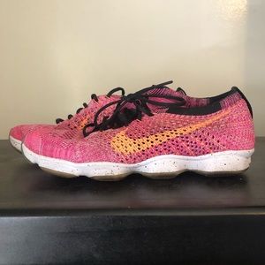 NIKE flyknit ZOOM